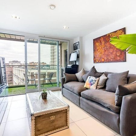 1 Bedroom Penthouse Flat In East London Exterior photo